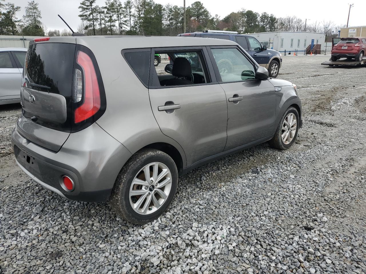 2019 KIA SOUL + - Image 3
