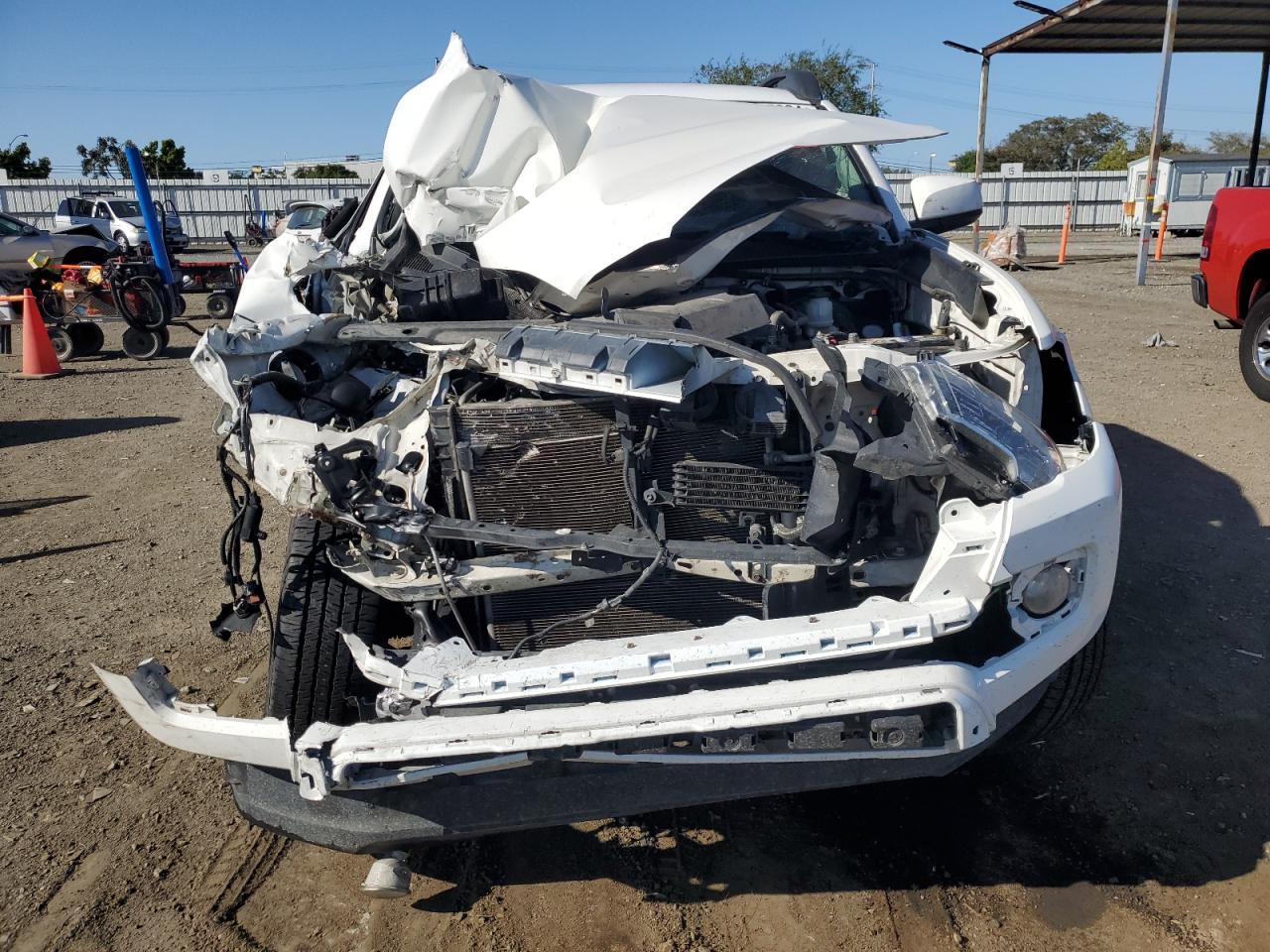 2017 TOYOTA TACOMA DOU - Фото 5