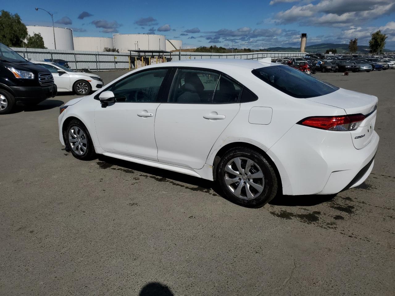 2020 TOYOTA COROLLA LE - Фото 2