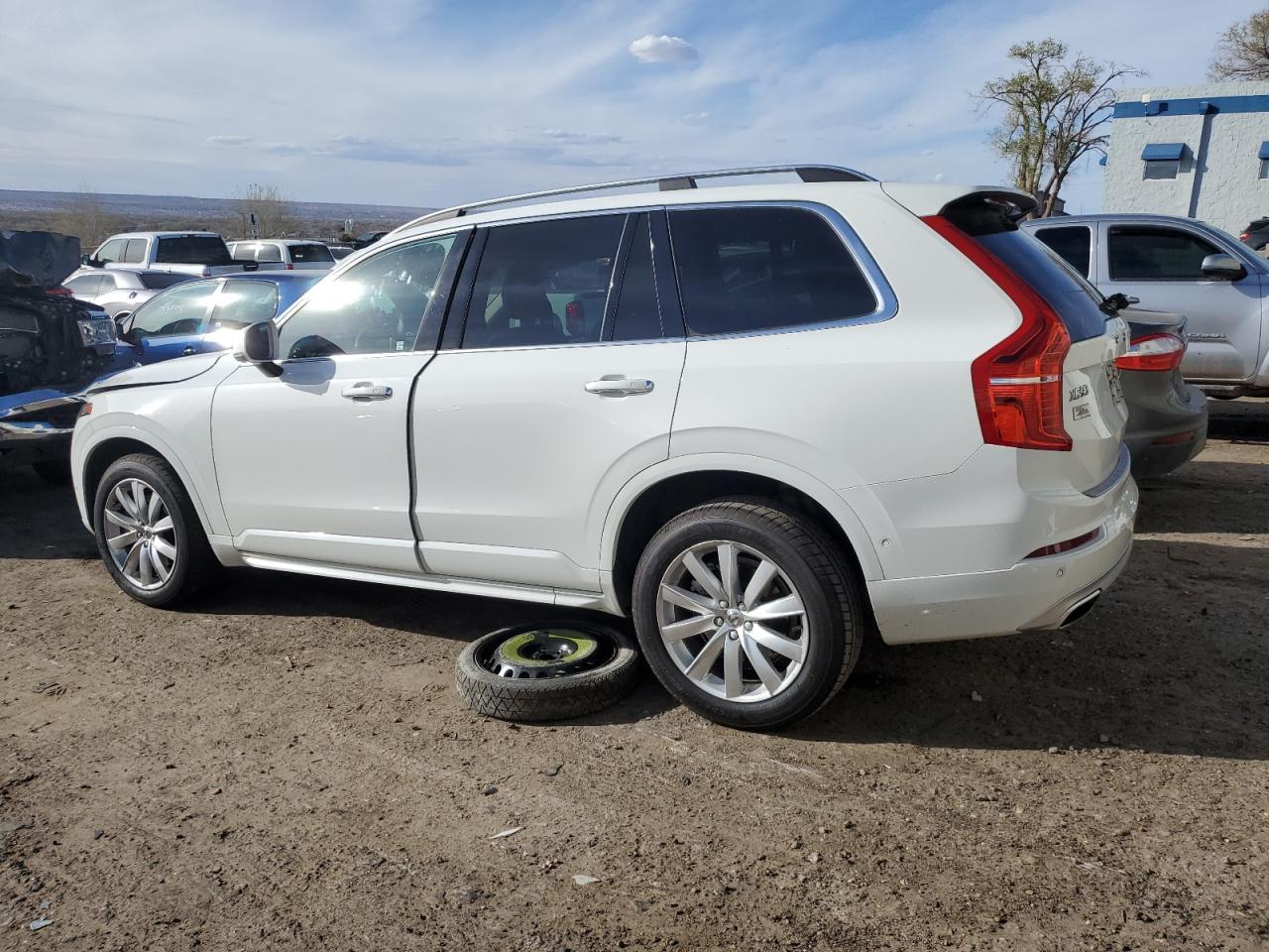 2016 VOLVO XC90 T5 - Фото 2