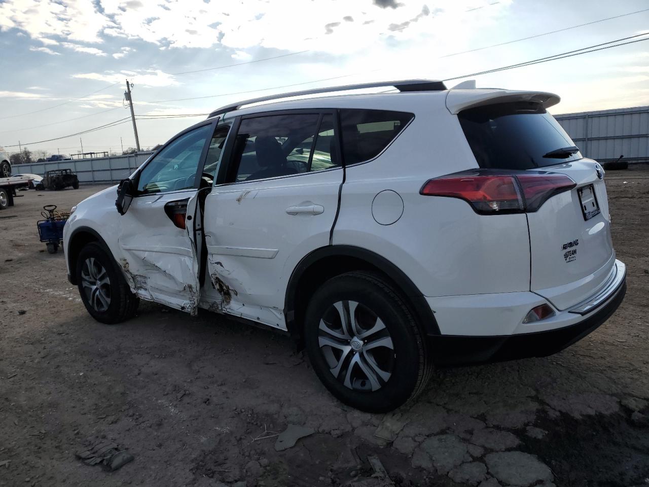 2018 TOYOTA RAV4 LE - Image 2