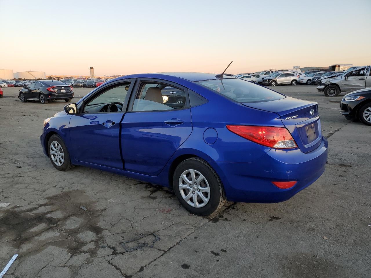2014 HYUNDAI ACCENT GLS - Фото 2