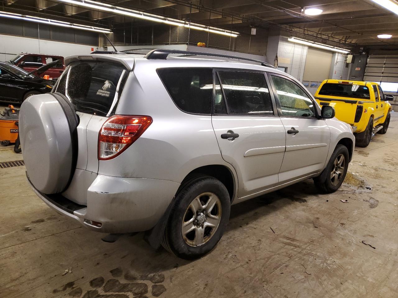 2011 TOYOTA RAV4 - Image 3