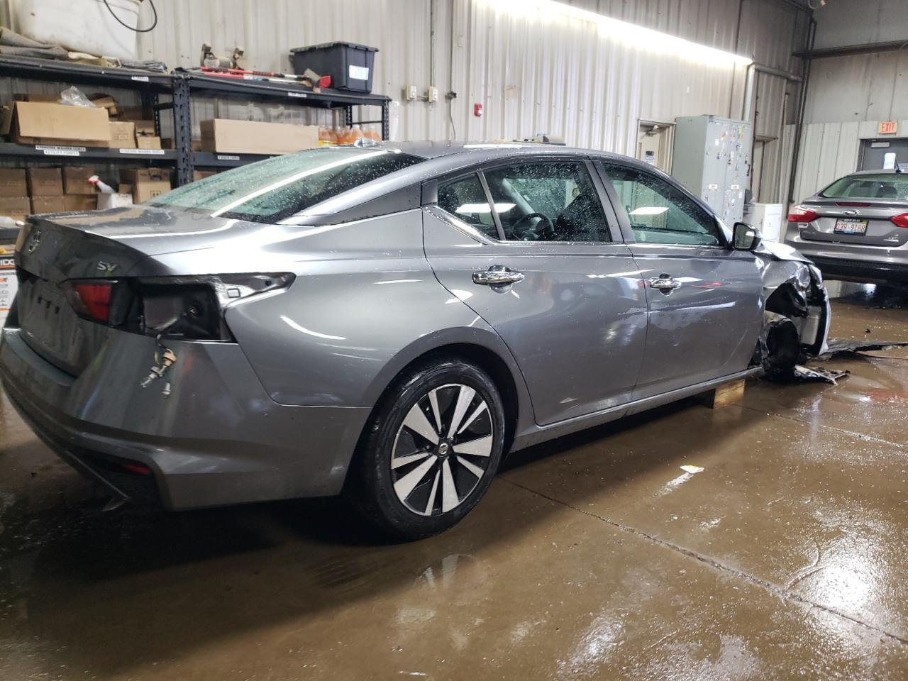 2022 NISSAN ALTIMA SV - Image 3