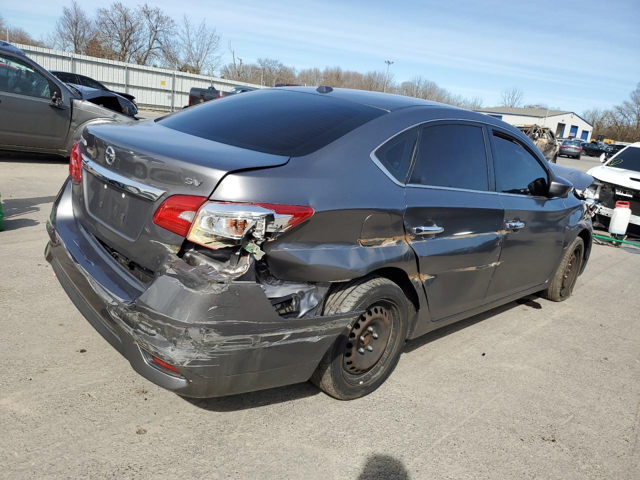 2017 NISSAN SENTRA S - Фото 3