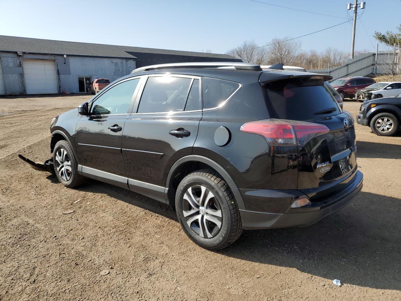 2017 TOYOTA RAV4 LE - Фото 2