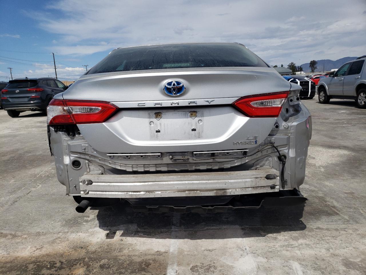 2018 TOYOTA CAMRY LE - Фото 6