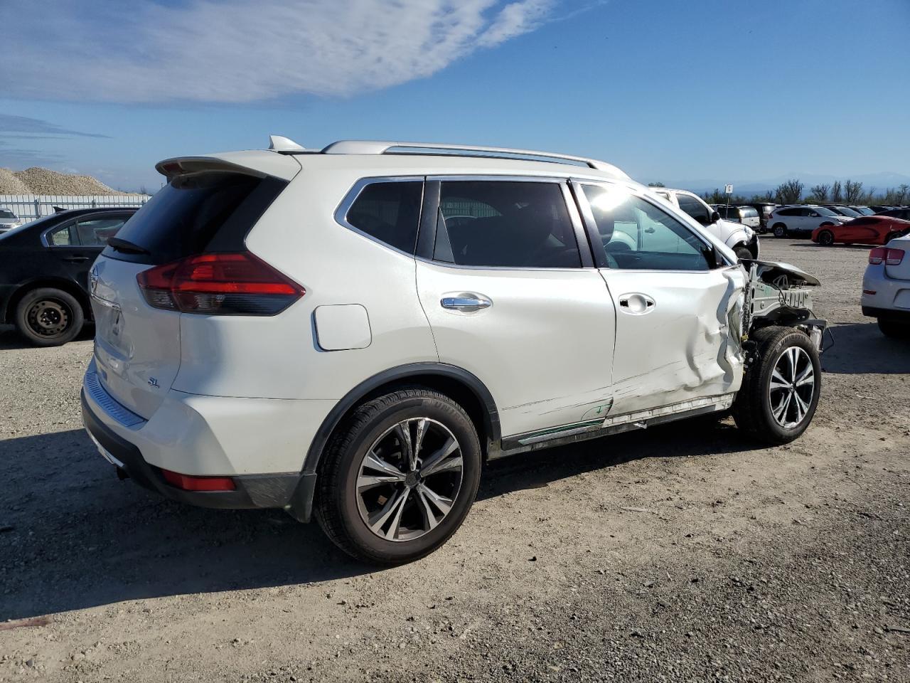 2017 NISSAN ROGUE S - Фото 3