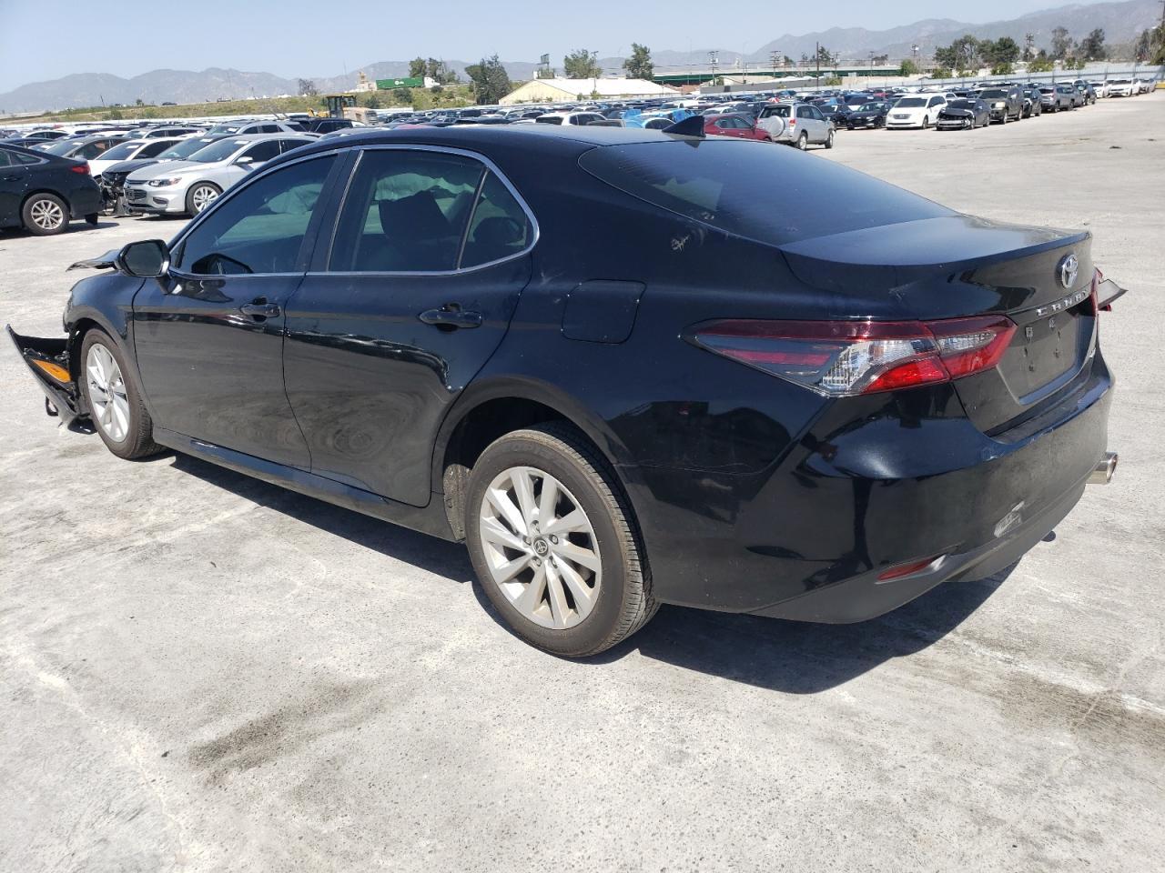 2024 TOYOTA CAMRY LE - Фото 2