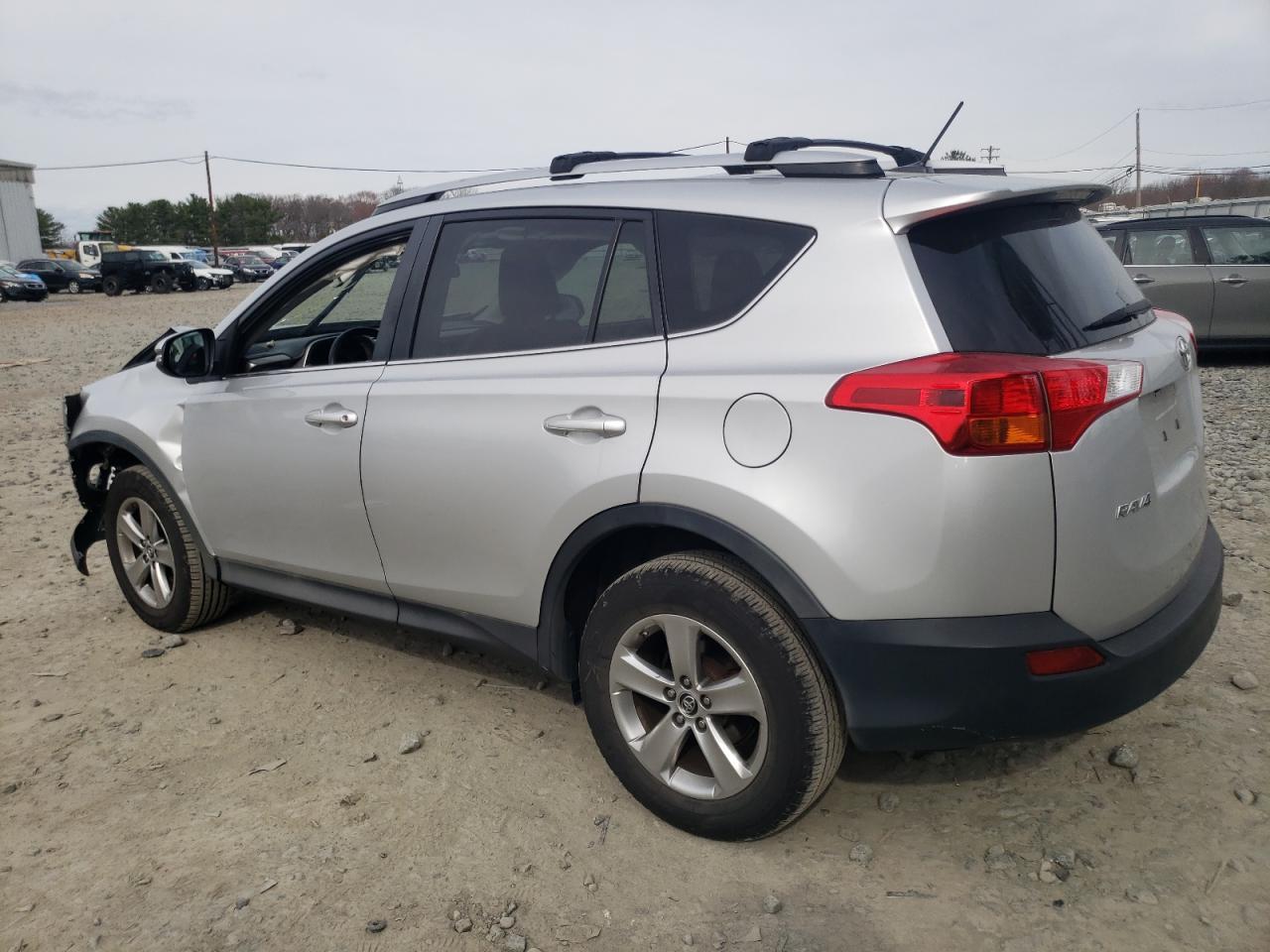 2015 TOYOTA RAV4 XLE - Фото 2