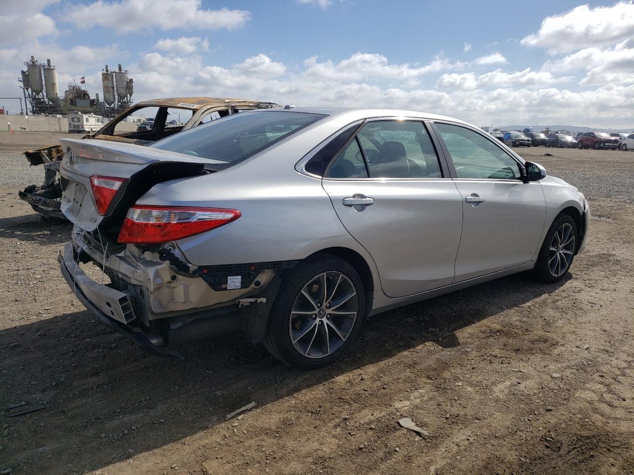 2017 TOYOTA CAMRY LE - Image 3