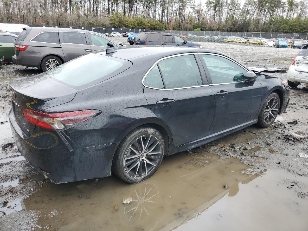 2021 TOYOTA CAMRY SE - Фото 3