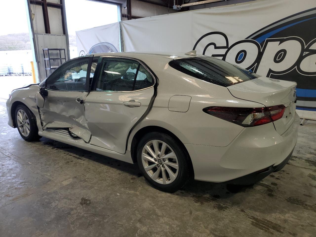 2023 TOYOTA CAMRY LE - Фото 2
