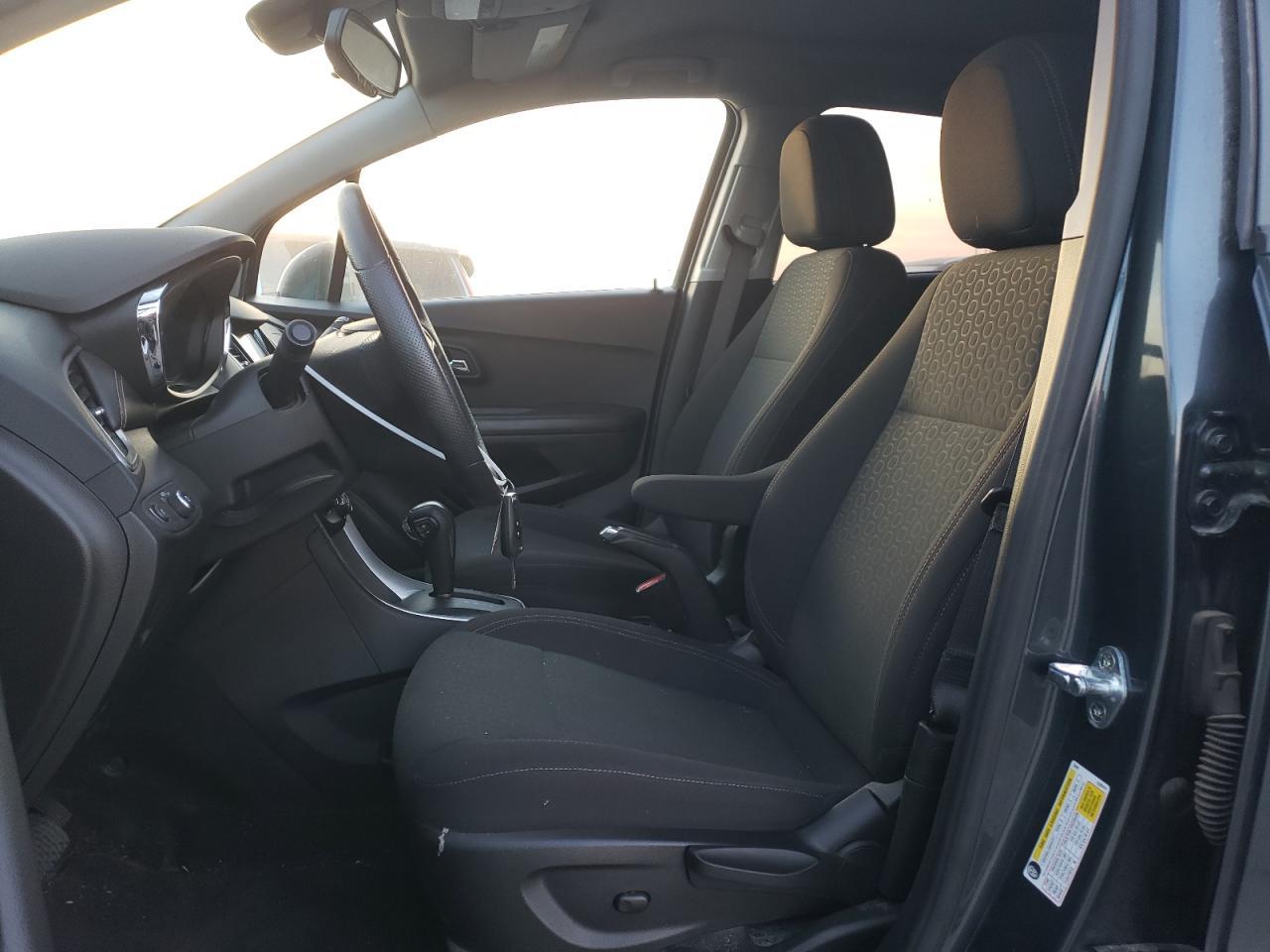 2021 CHEVROLET TRAX LS - Image 7
