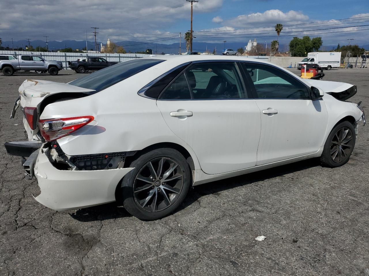 2017 TOYOTA CAMRY LE - Image 3