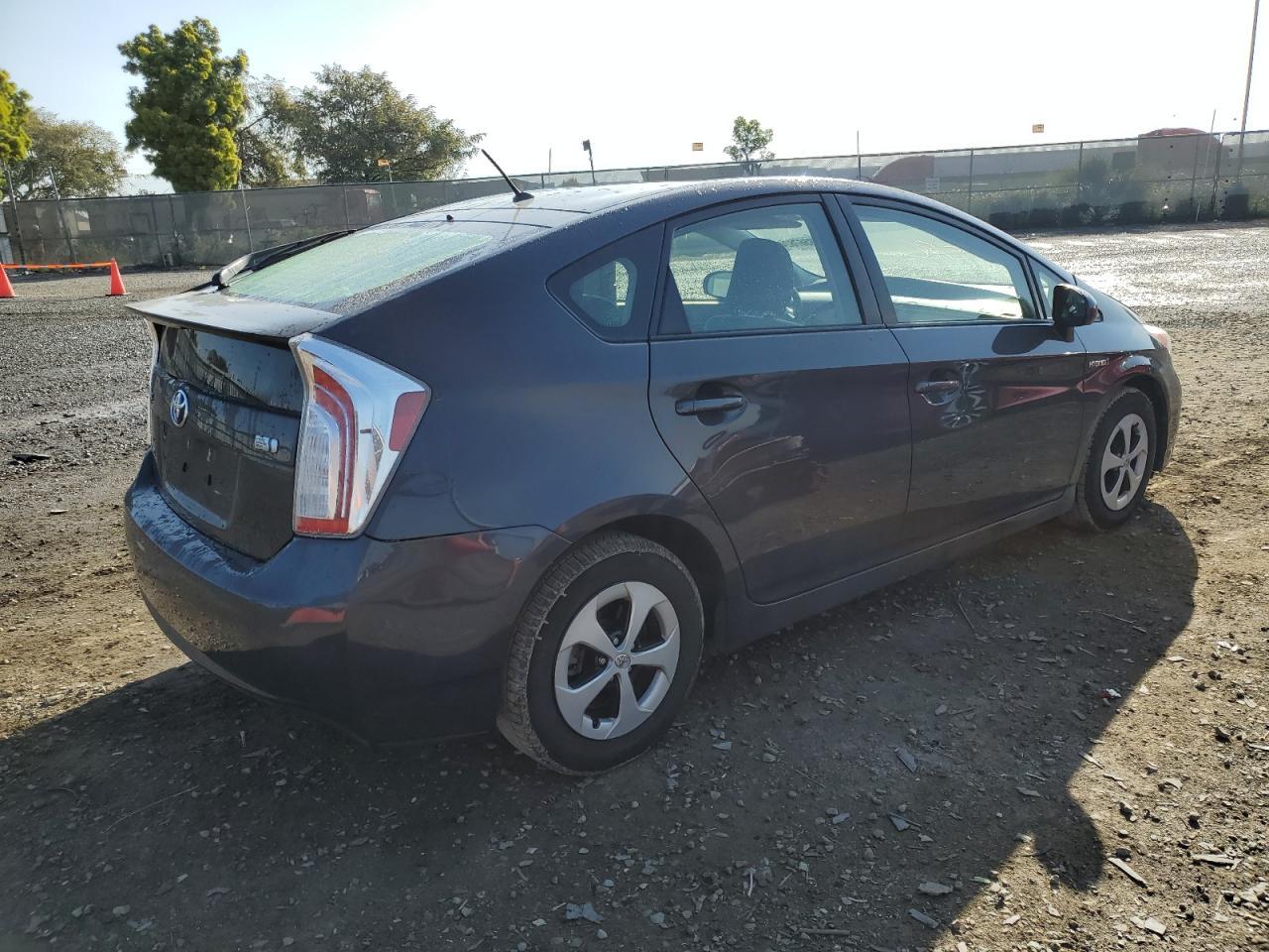 2013 TOYOTA PRIUS - Image 3