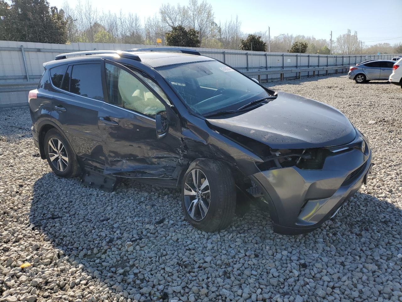 2017 TOYOTA RAV4 XLE - Image 4