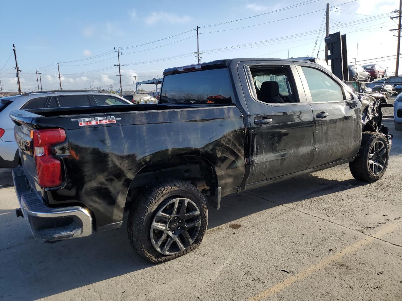 2023 CHEVROLET SILVERADO - Фото 3
