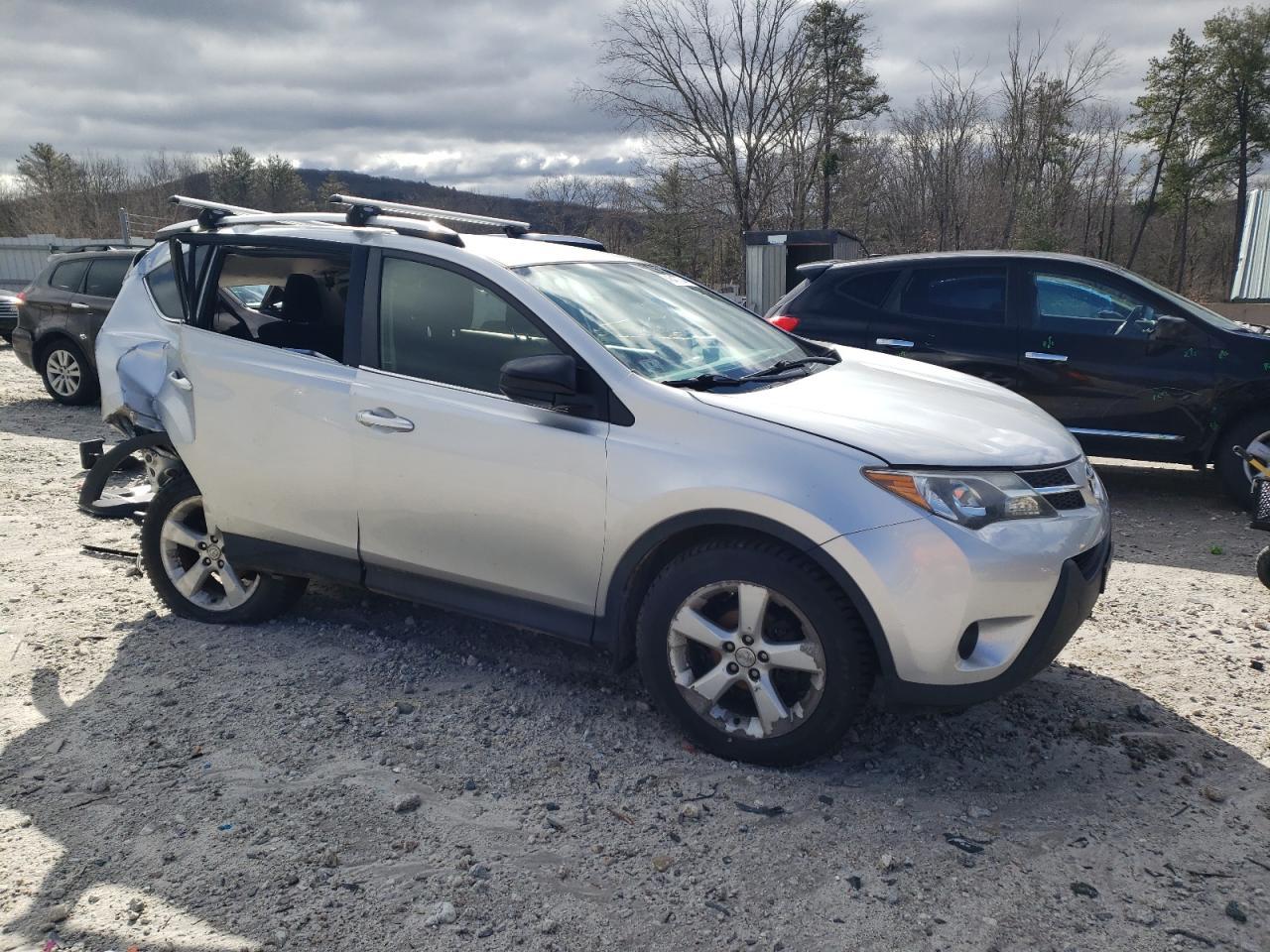 2015 TOYOTA RAV4 LE - Image 4