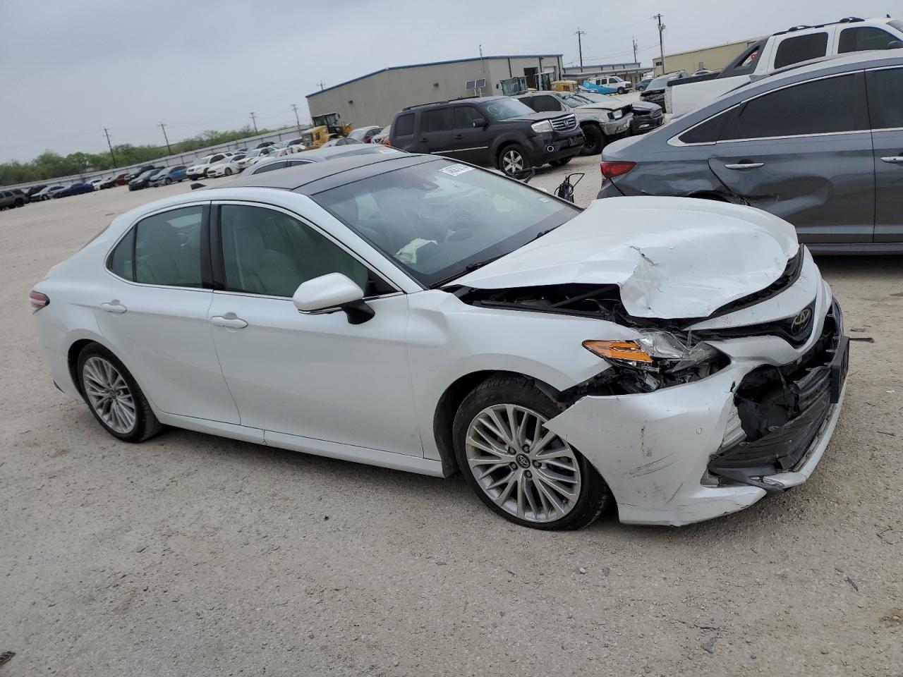 2018 TOYOTA CAMRY L - Image 4
