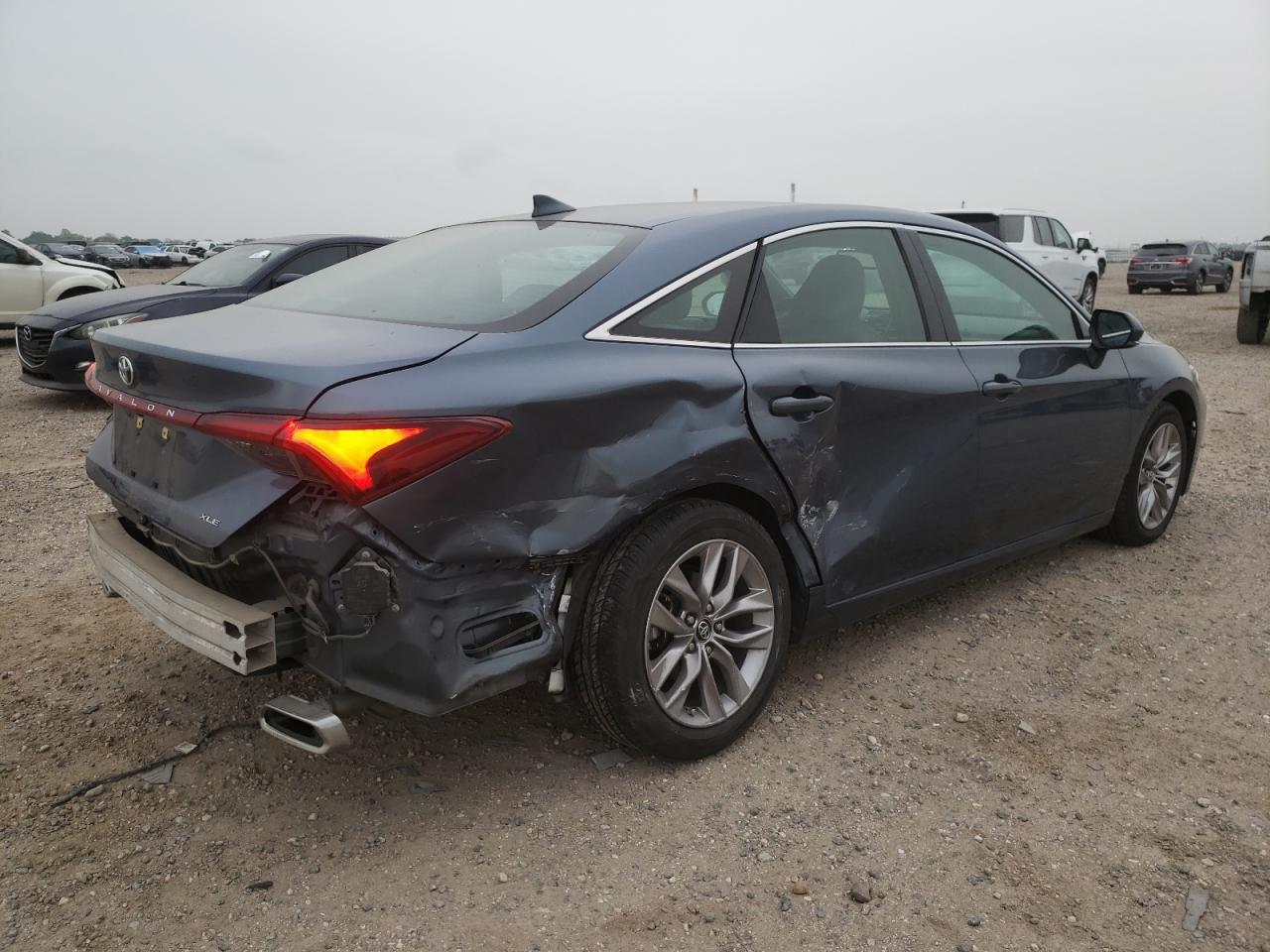 2019 TOYOTA AVALON XLE - Image 3