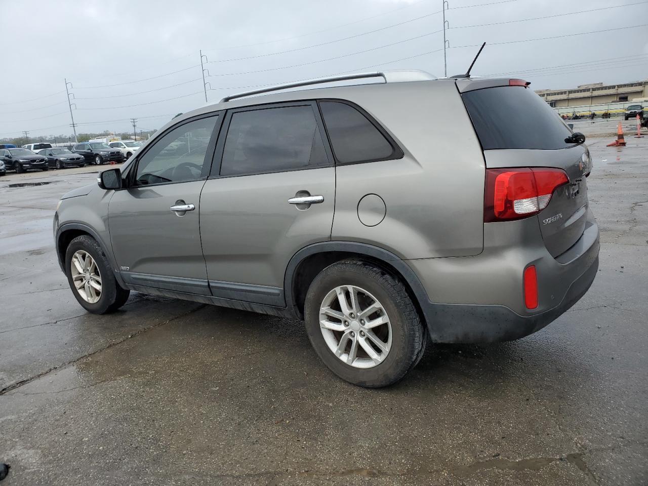 2014 KIA SORENTO LX - Image 2