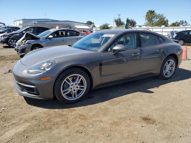 2018 Porsche Panamera 4