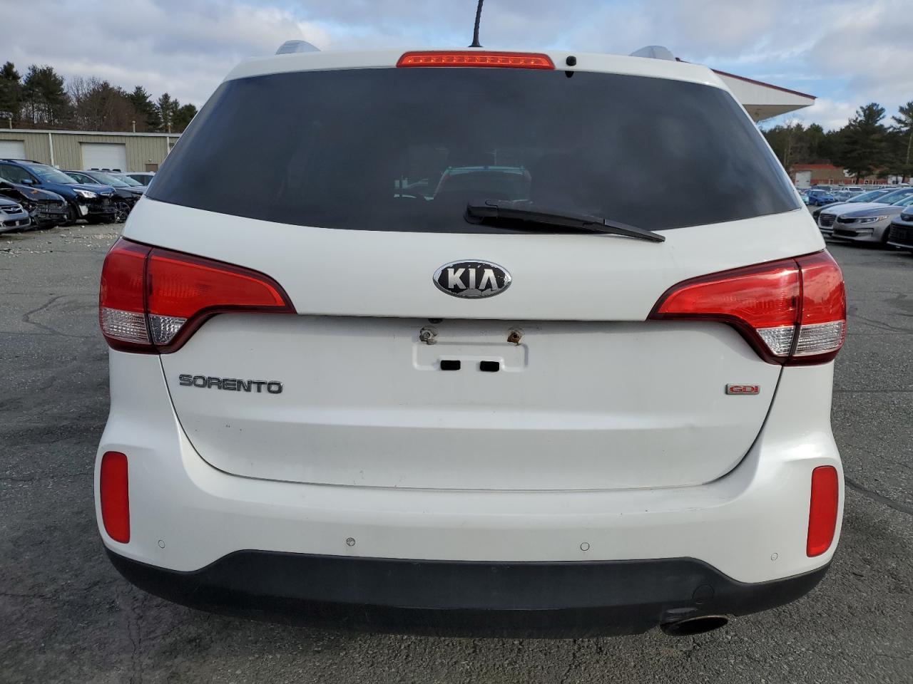 2014 KIA SORENTO LX - Image 6