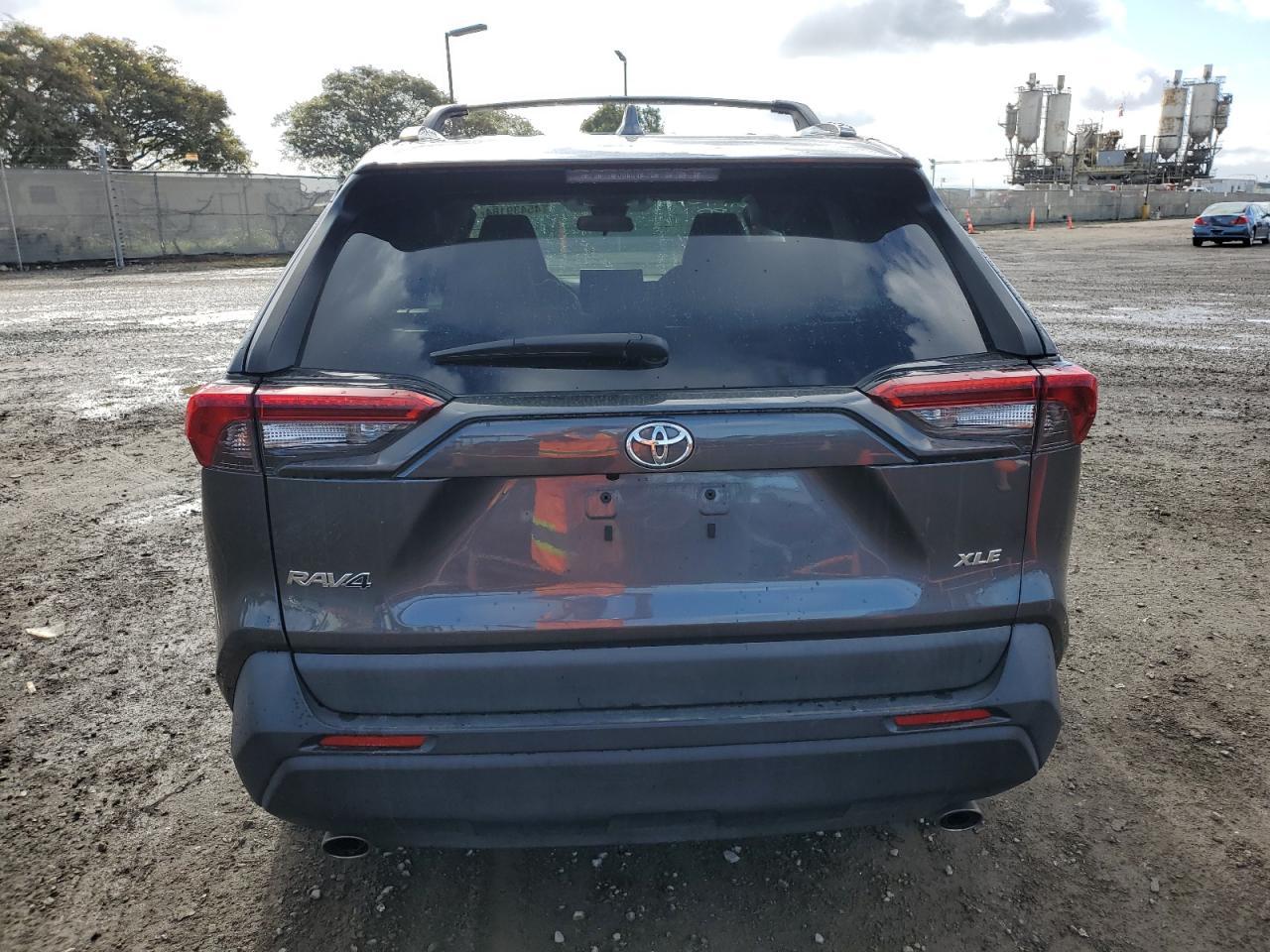 2019 TOYOTA RAV4 XLE P - Image 6