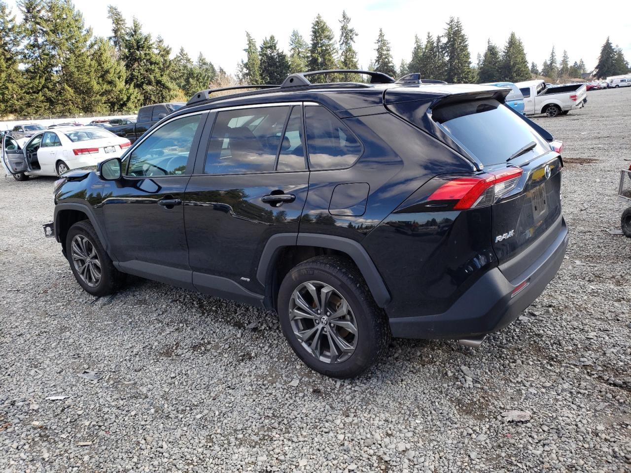 2022 TOYOTA RAV4 XLE P - Фото 2
