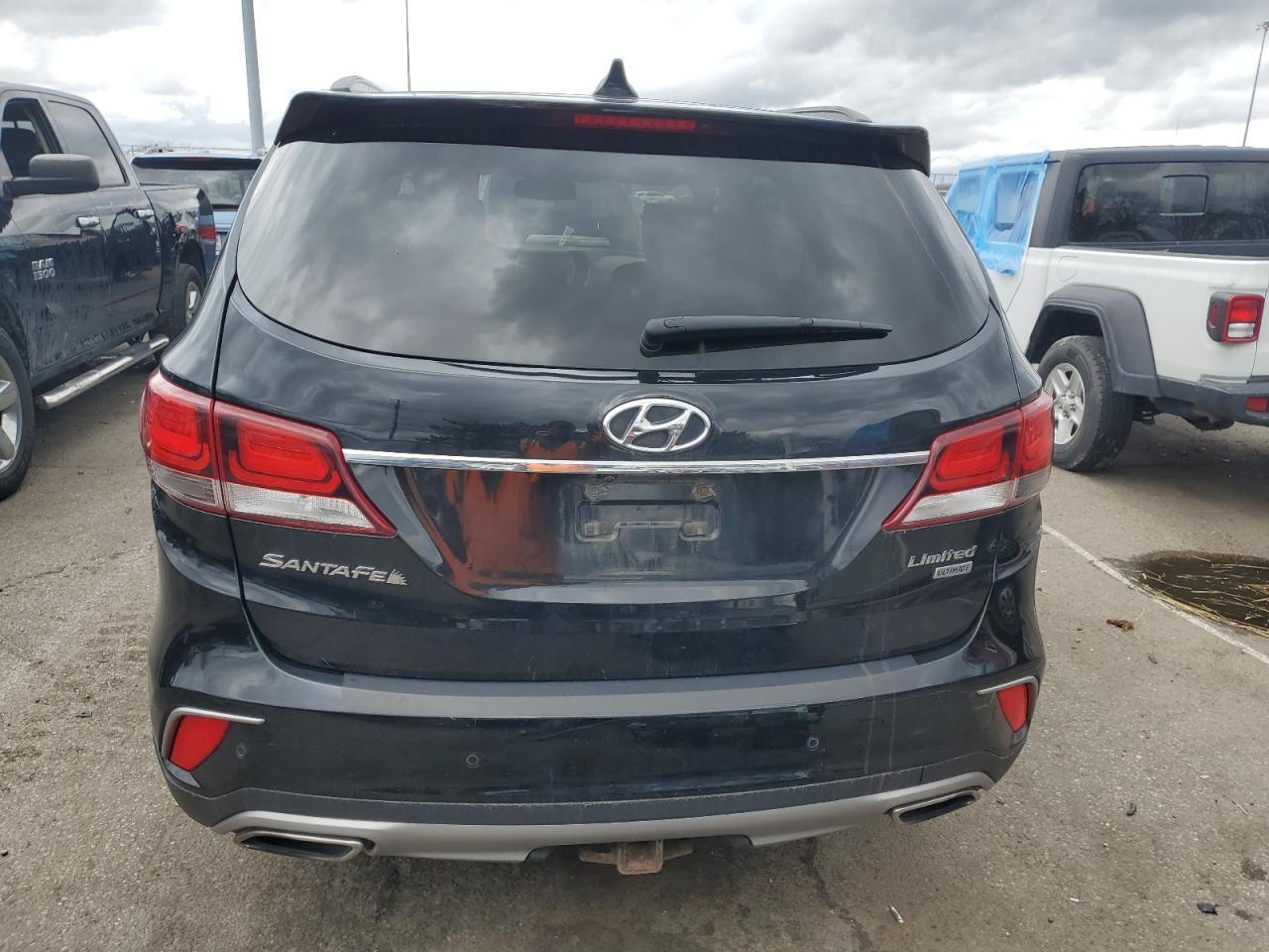 2017 HYUNDAI SANTA FE S - Image 6