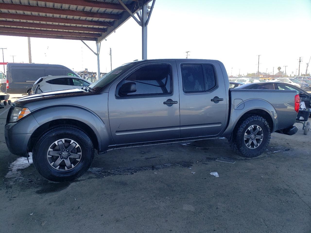 2016 NISSAN FRONTIER S