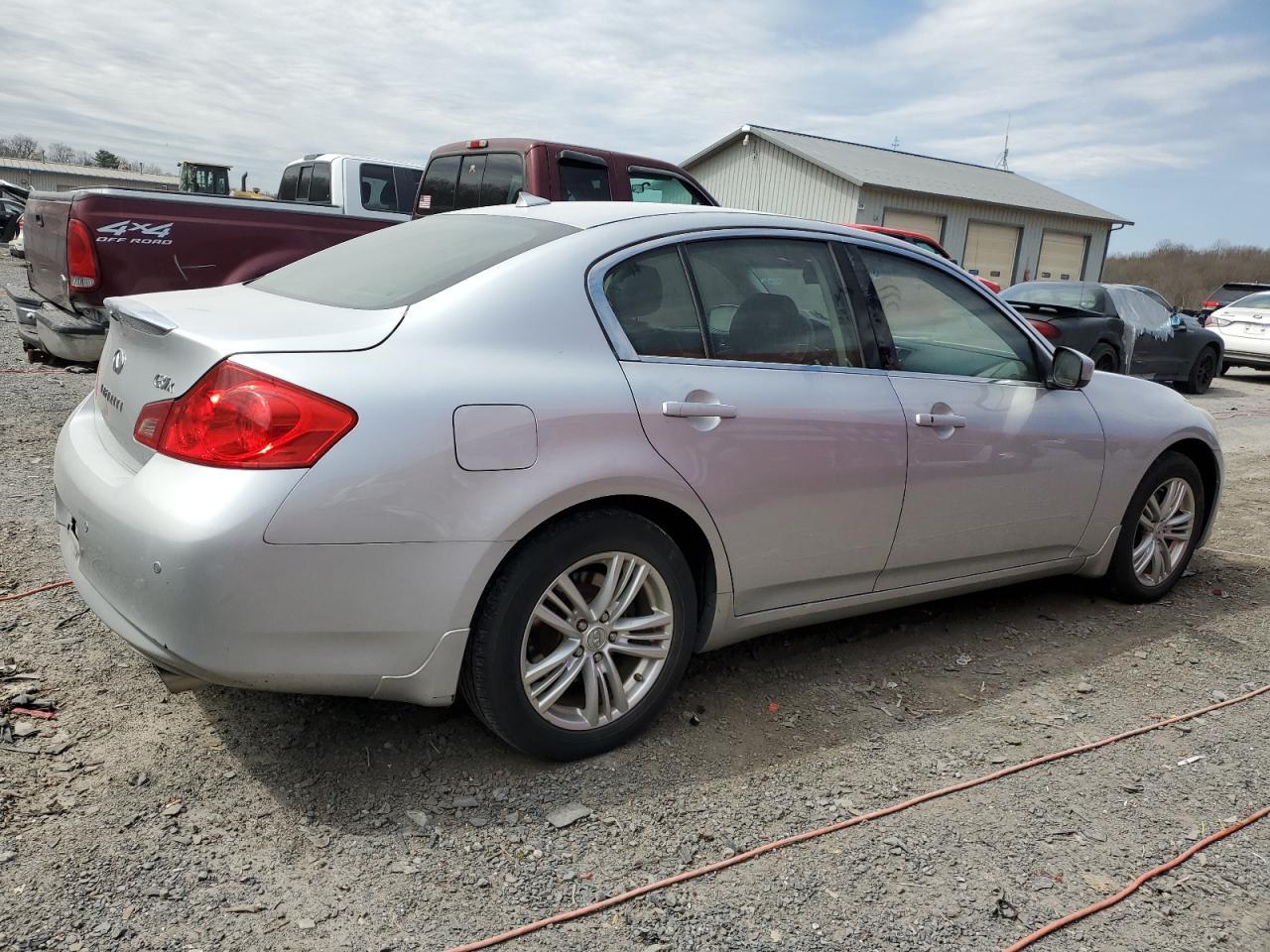 2012 INFINITI G37 - Image 3
