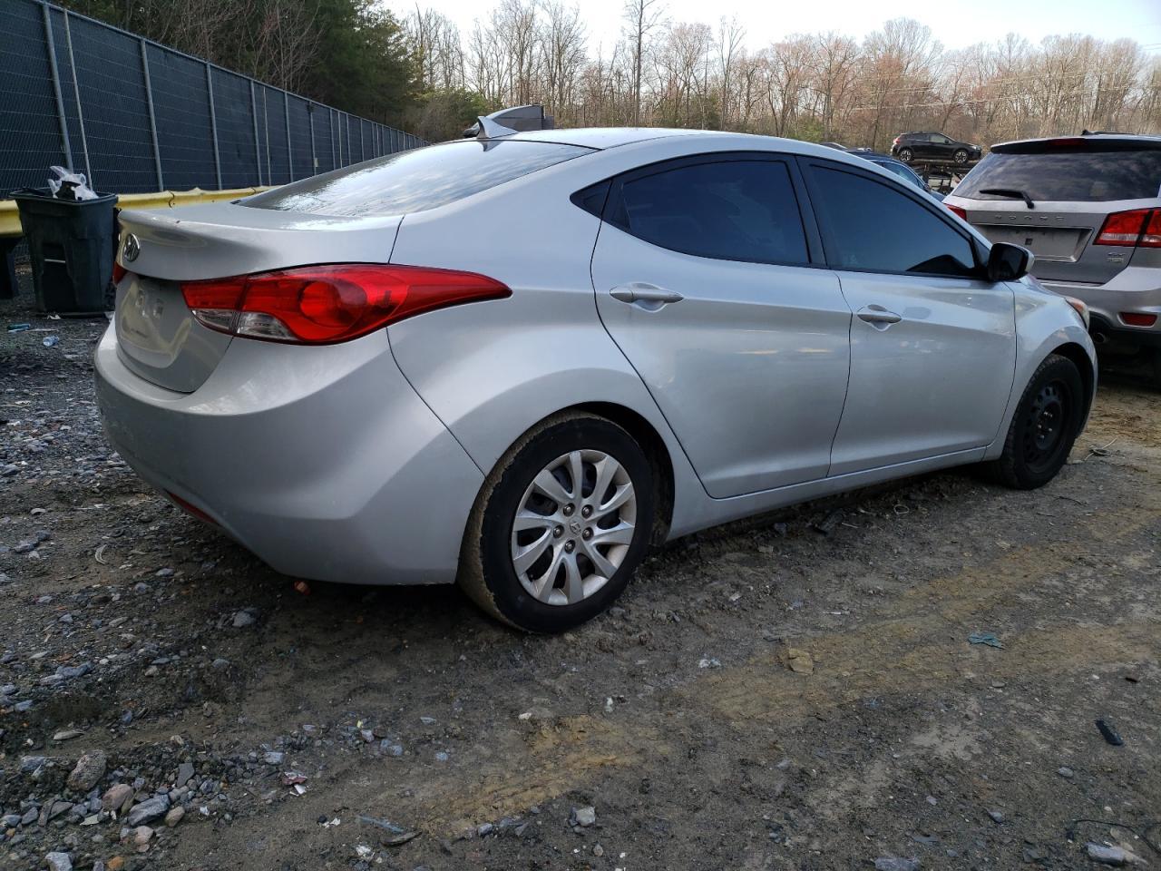 2011 HYUNDAI ELANTRA GL - Image 3