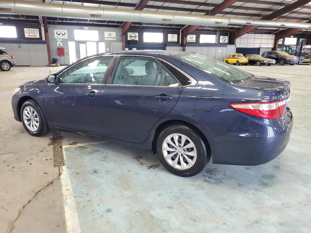2017 TOYOTA CAMRY LE - Фото 2