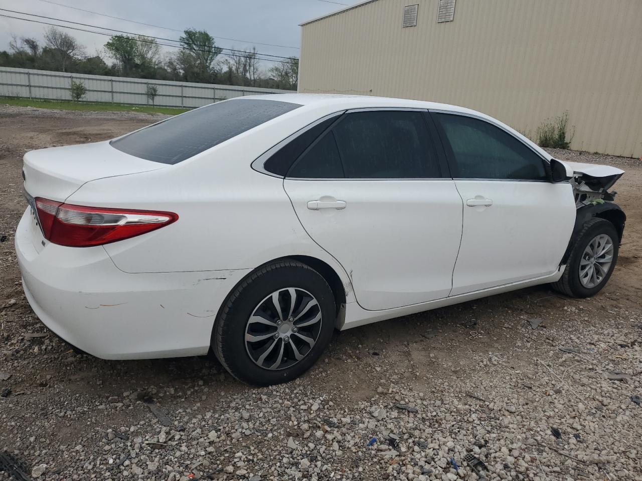 2017 TOYOTA CAMRY LE - Фото 3