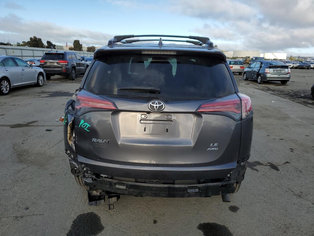2018 TOYOTA RAV4 LE - Image 6
