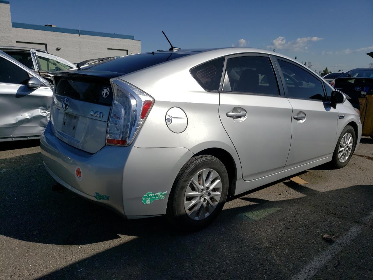 2015 TOYOTA PRIUS PLUG - Image 3