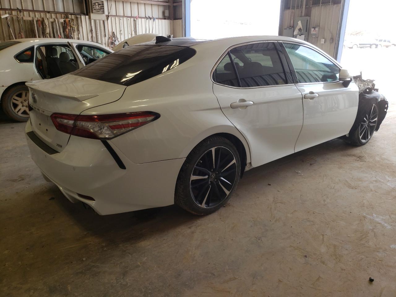 2019 TOYOTA CAMRY XSE - Фото 3