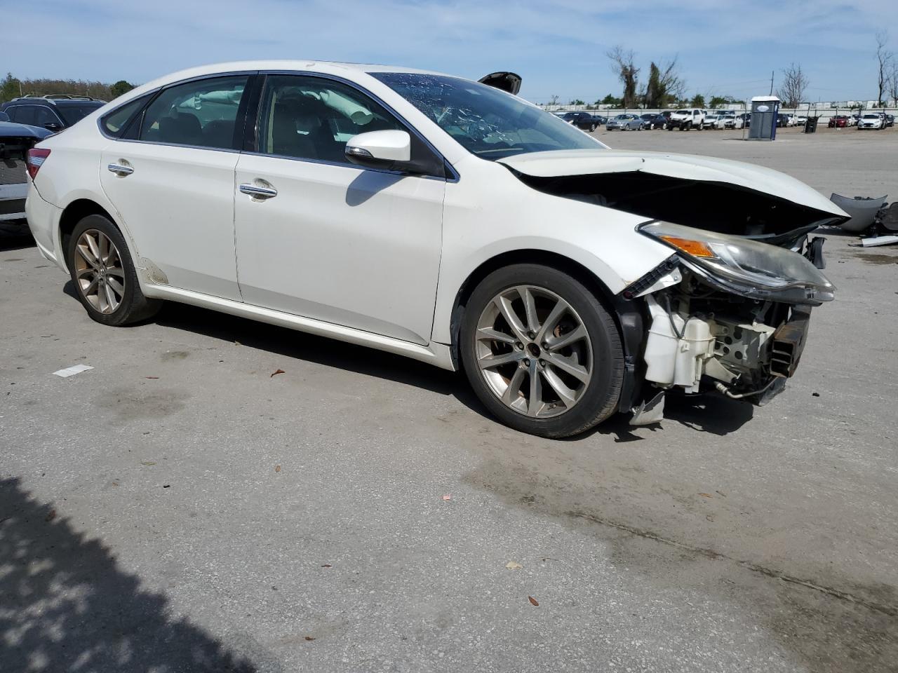 2015 TOYOTA AVALON XLE - Image 4