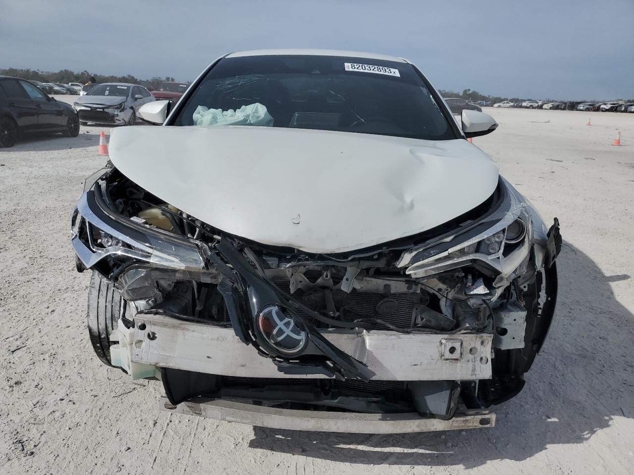 2019 TOYOTA C-HR XLE - Image 5