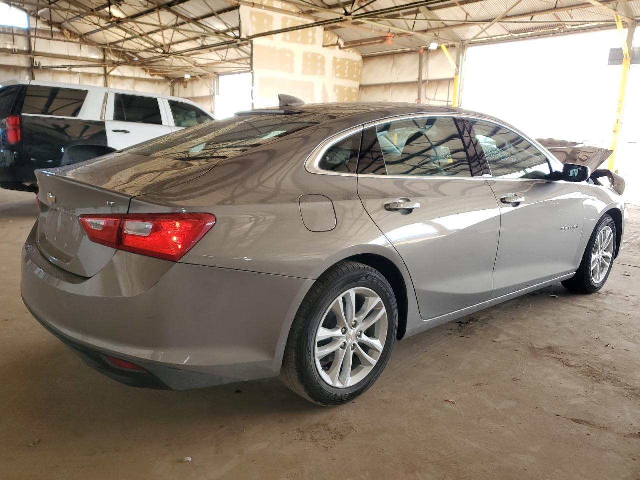 2017 CHEVROLET MALIBU LT - Image 3
