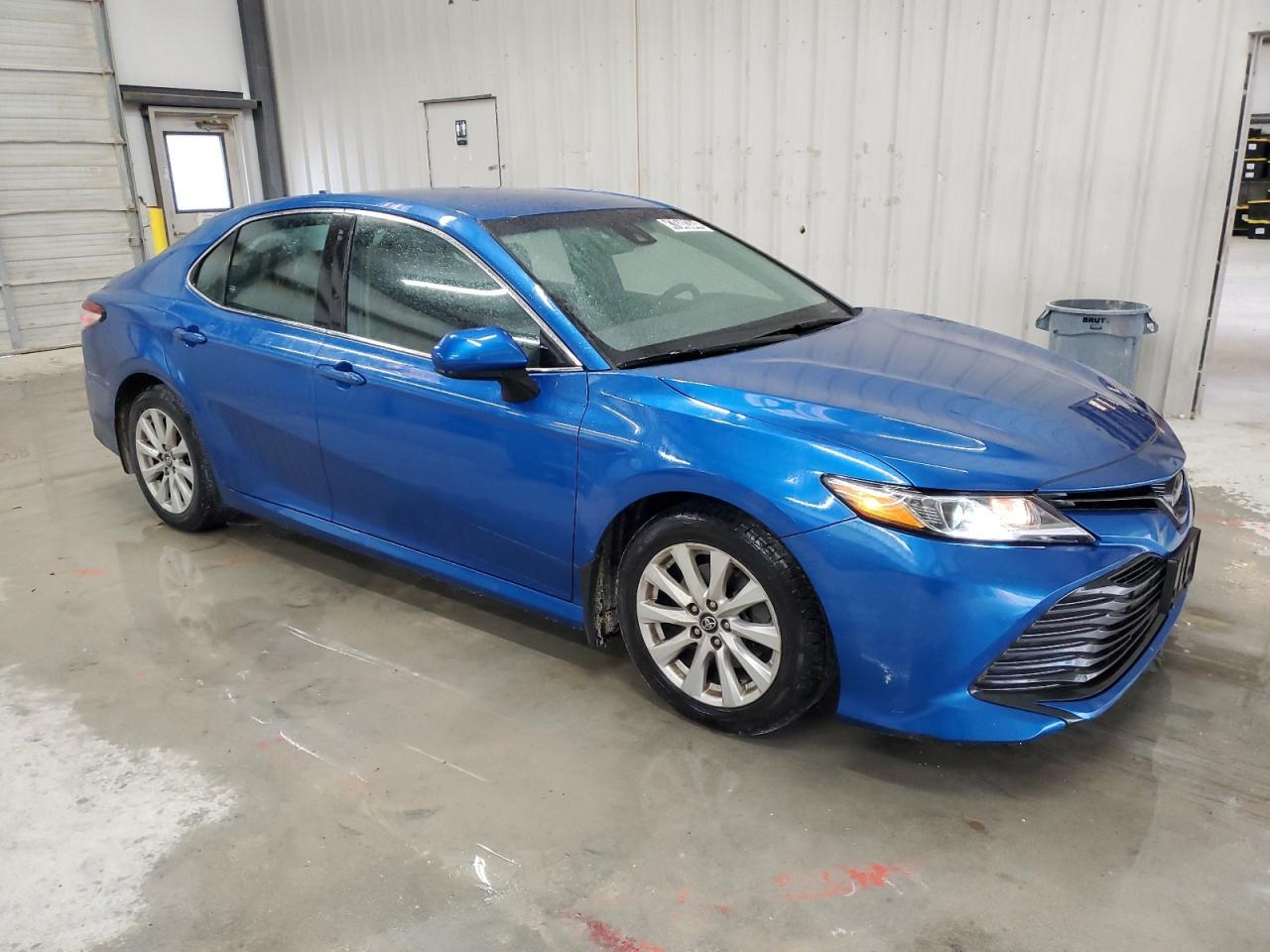 2020 TOYOTA CAMRY LE - Фото 4