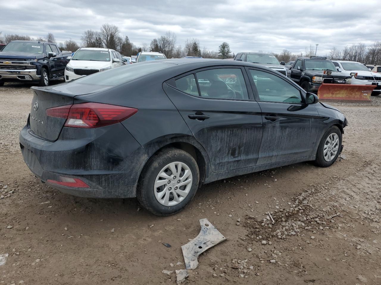 2019 HYUNDAI ELANTRA SE - Фото 3