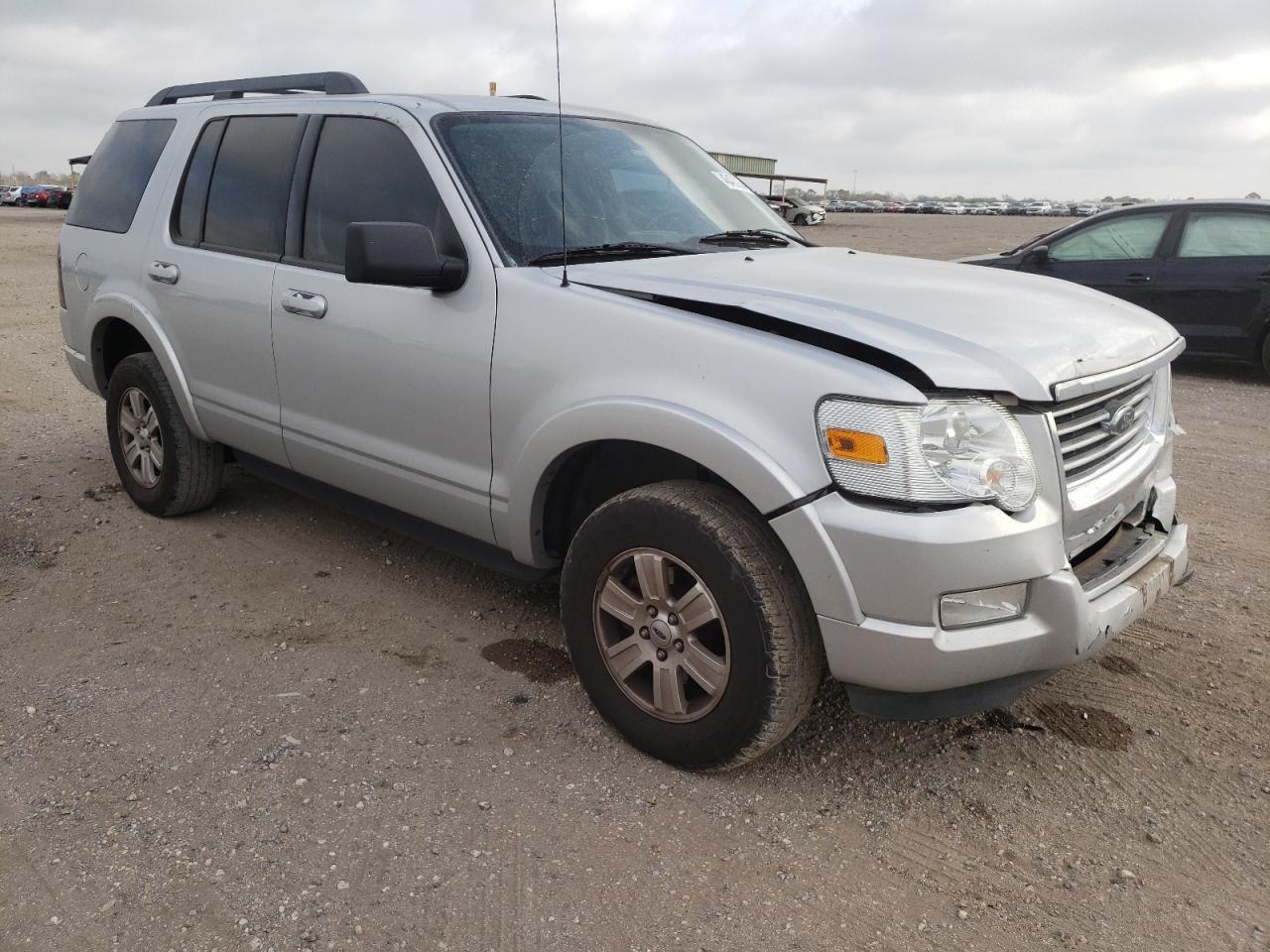 2010 FORD EXPLORER X - Image 4