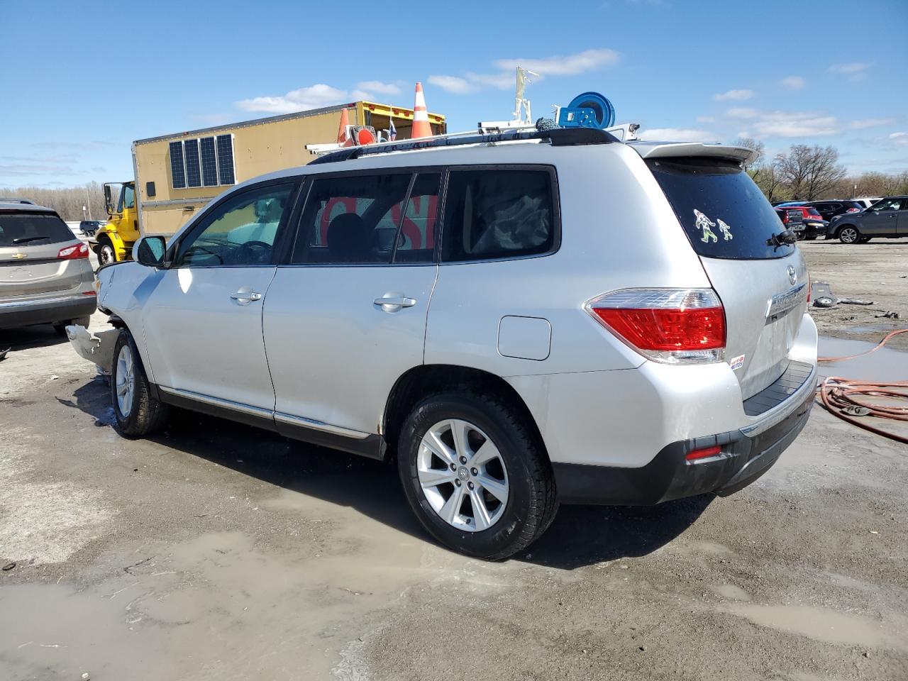 2011 TOYOTA HIGHLANDER - Фото 2
