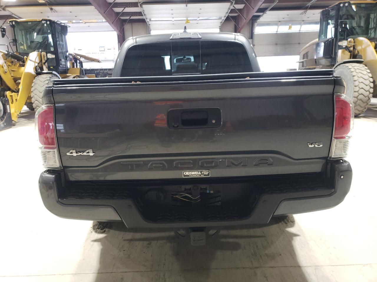 2017 TOYOTA TACOMA DOU - Фото 6