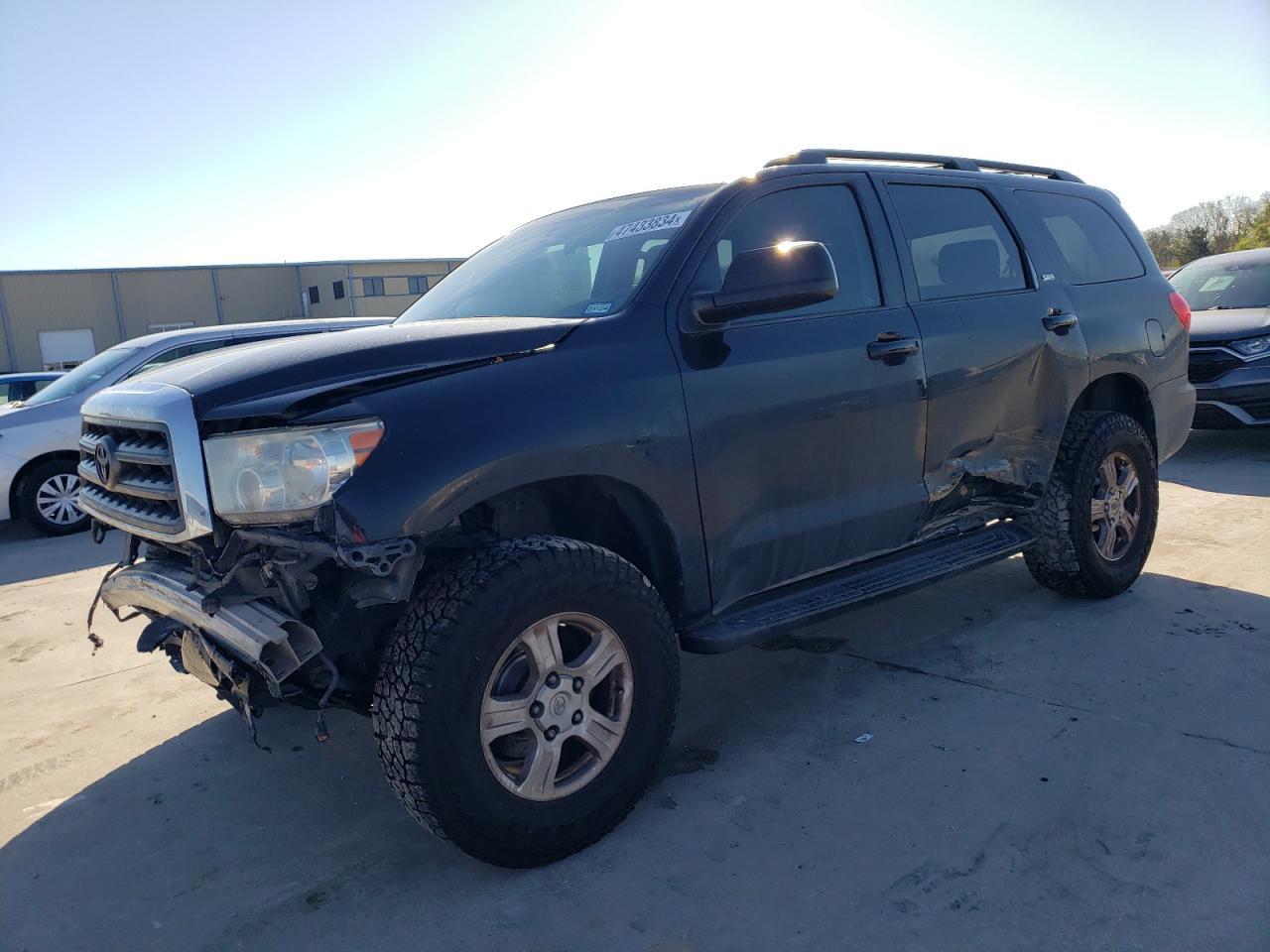 2013 TOYOTA SEQUOIA SR
