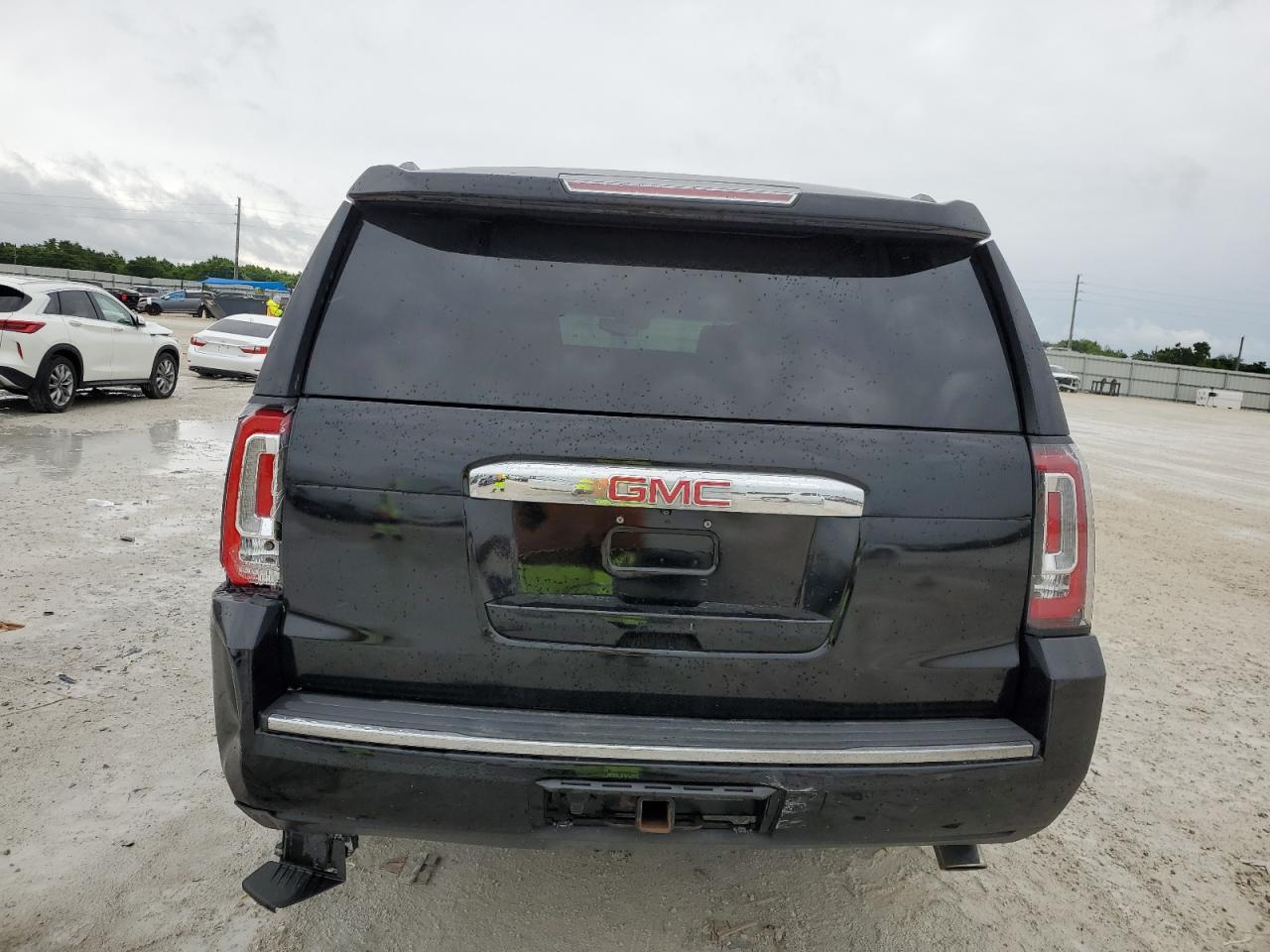 2016 GMC YUKON XL D - Фото 6