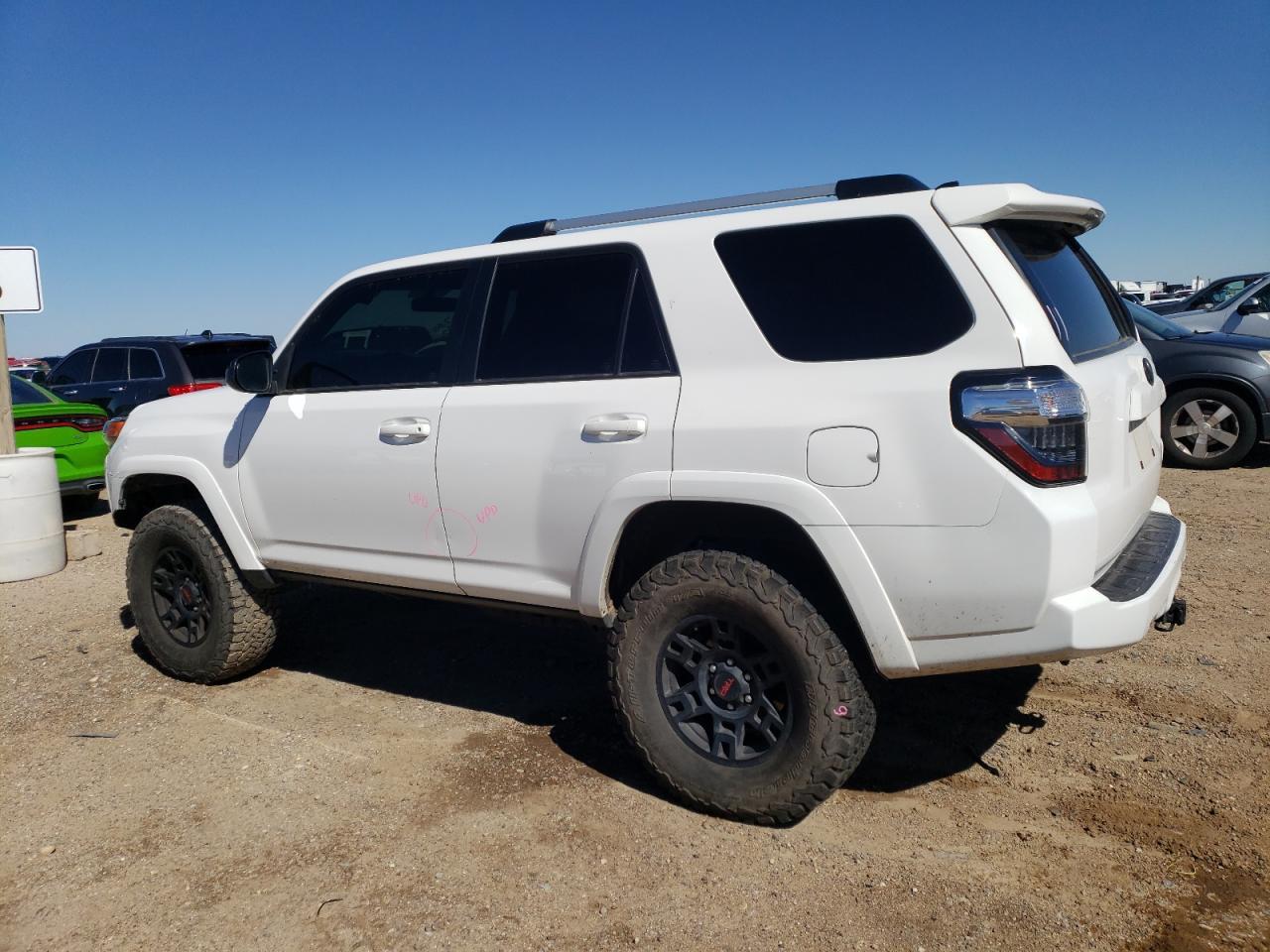 2019 TOYOTA 4RUNNER SR - Image 2